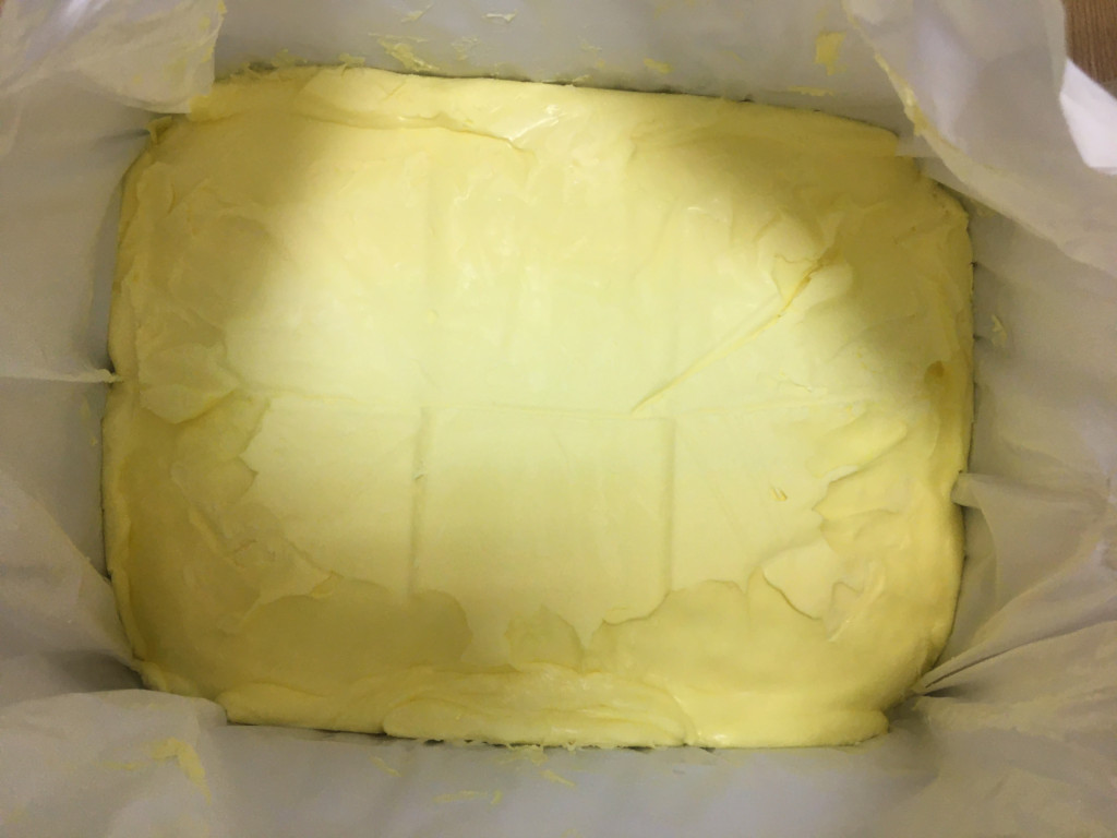Масло сливочное несоленое Williner 82% блок 25 кг от магазина оптовой торговли Масло сливочное несоленое Williner 82% блок 25 кг || https://butterburg.ru